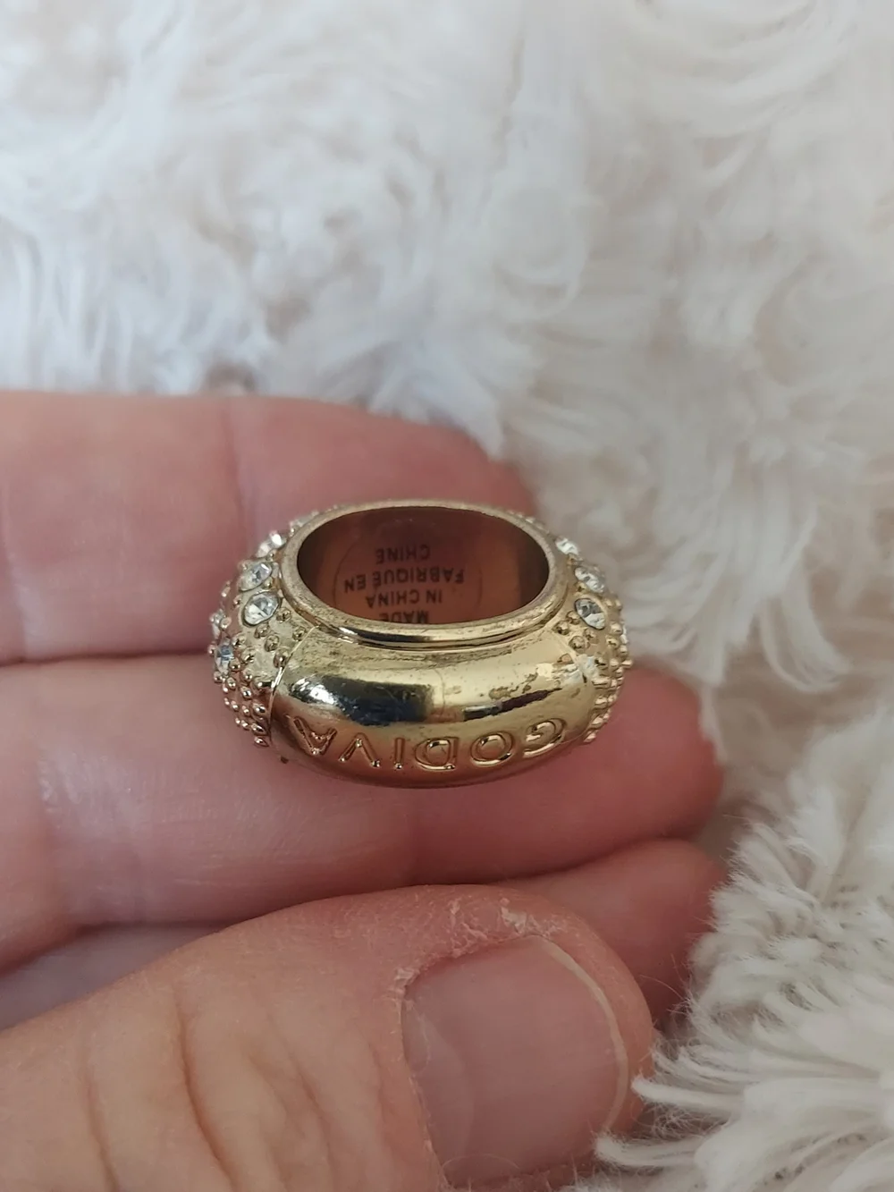 Godiva Gold Tone Crystal Rhinestone Pave Dome Sliding Scarf Holder Ring Charm